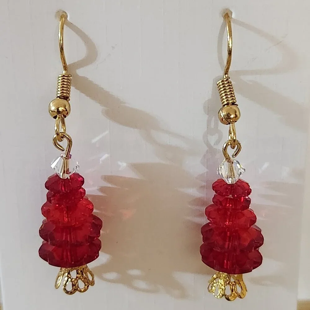 Hand Crafted Earrings Pierced Beaded Christmas Tree Red Gold